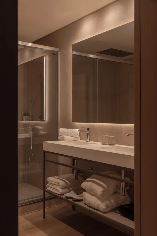 غرفة بريميوم بسرير مزدوج، Gran Hotel Barcino 7/7