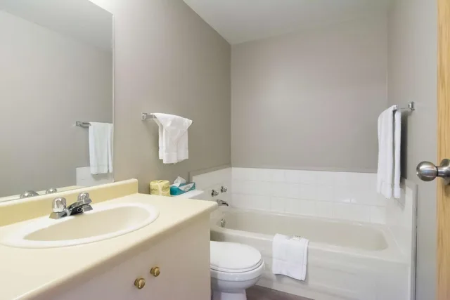 غرفة بسرير كينج، Motel6 Saanichton, BC - Victoria Airport 8/10