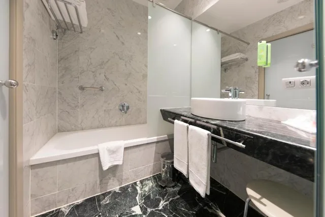 Comfort, Double Bed, with Extra Bed, Gran Hotel Havana 3/4