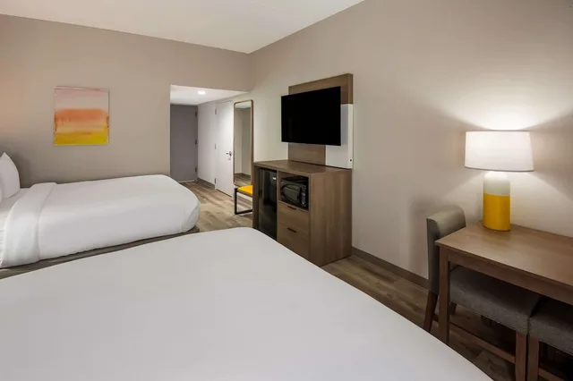 غرفة بسريرين كوين لذوي الإعاقة، Comfort Inn and Suites Fishers Indianapolis 2/3