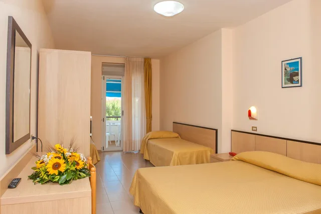 Room, Quadruple, Hotel Cristalda 3/9