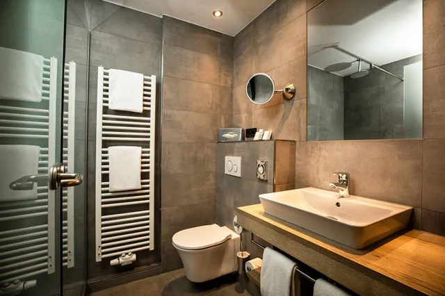 غرفة كومفورت بسرير مزدوج بشرفة، HOTEL ISARTOR 3/3