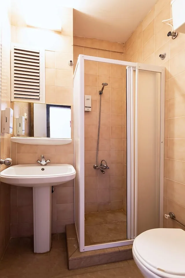 غرفة قياسية بسرير كوين، Kabasakal Hotel 6/6