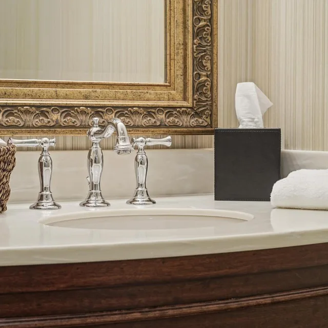 غرفة سوبيريور بسرير كينج، The Mount Vernon Grand Hotel 6/7