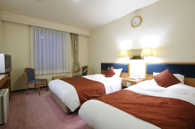غرفة قياسية بسريرين منفصلين مع أريكة، Mombetsu Prince Hotel 1/1