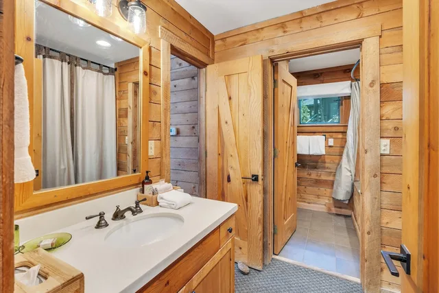 كوخ بسرير كينج في الملحق، Sundance Mountain Resort 2/3