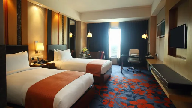 غرفة بسرير كينج بإطلالة على المسبح، Holiday Inn New Delhi Mayur Vihar Noida 4/9