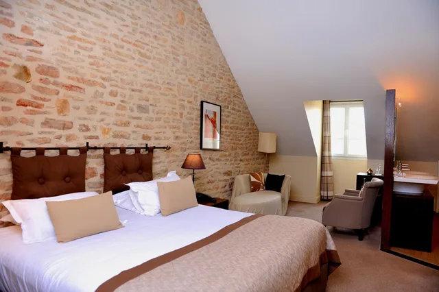 غرفة سوبيريور بسرير مزدوج، Hotel The Originals de la Paix Beaune 6/10