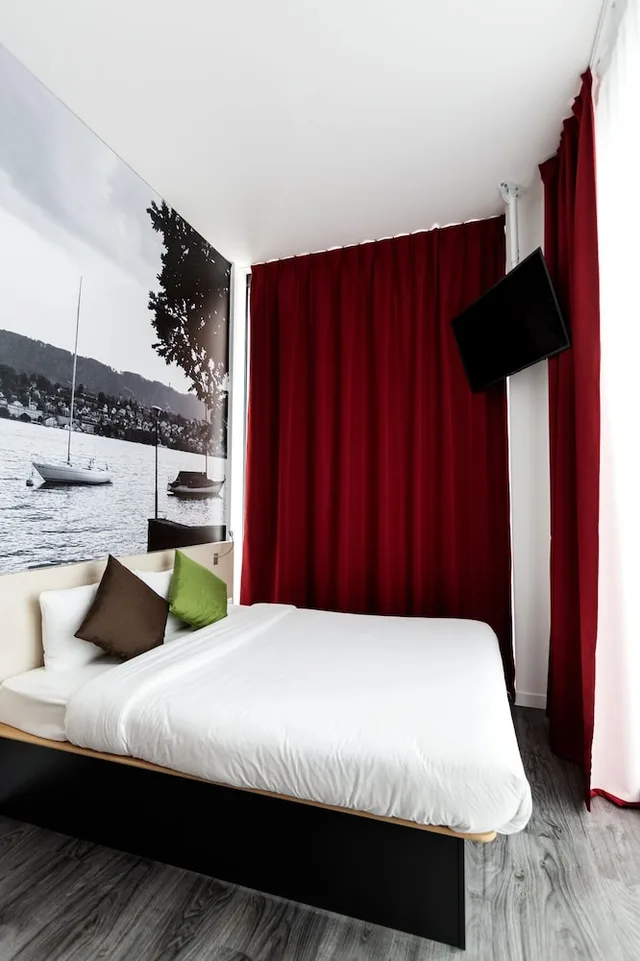 غرفة قياسية مزدوجة، B&B Hotel Zurich East Wallisellen 1/6