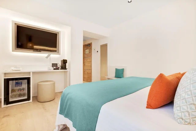 جناح جونيور، Ipanema Beach Hotel 4/10