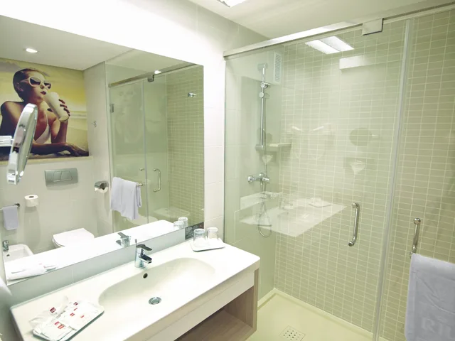 غرفة قياسية بسرير مزدوج بشرفة، Hotel RIU Gran Canaria 7/9