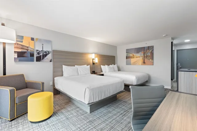 Standard, 2 Queen Beds, Best Western Plus Elgin - Chicago 2/10