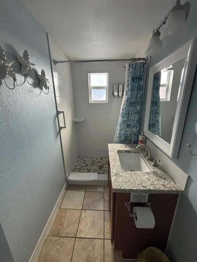Deluxe, Suite, Queen Bed, Sofa, Coco Sands Beachside Cottages 3/5