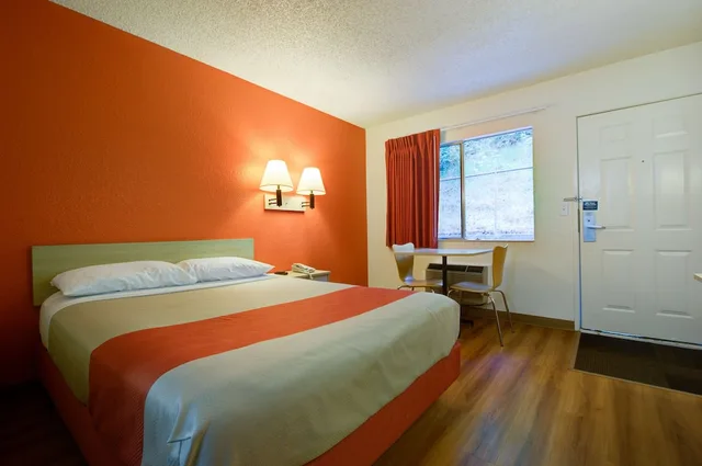 غرفة قياسية بسرير مزدوج لذوي الإعاقة، Motel6 Seattle, WA - Airport 3/10