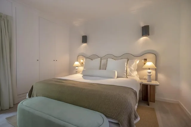 2 Bedrooms, Suite, King and Twin Beds, Pool View, Sofa, Courtyard Area، Villas D Agua 3/9