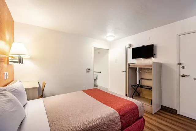 غرفة قياسية بسرير كوين، Motel6 Youngtown, AZ - Phoenix - Sun City 2/10