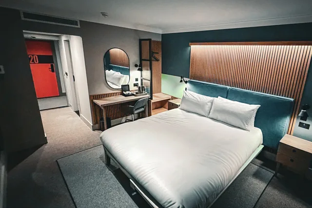 غرفة كلوب، Village Hotel Reading 2/10