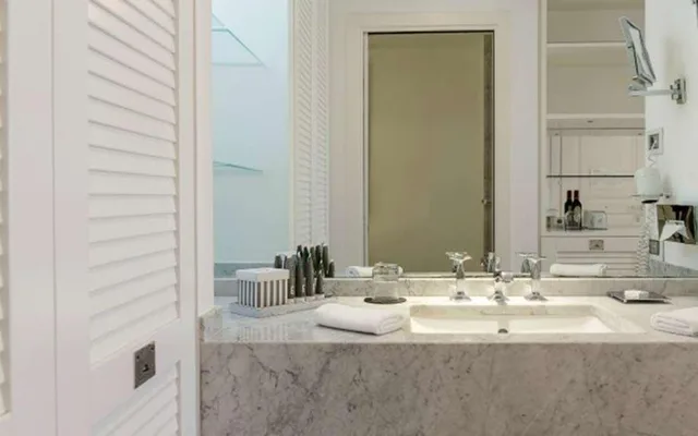 Deluxe, Double Bed, Lateral Side Sea View، Excelsior Hotel, Spa & Lido 5/6