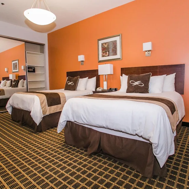 غرفة رباعية، Pointe Plaza Hotel 5/7