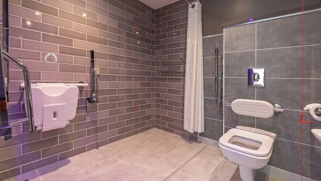 غرفة بريميوم بسرير كينج لذوي الإعاقة، Holiday Inn Manchester - City Centre 7/10