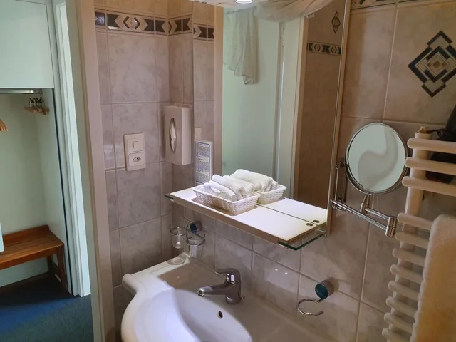 Room, Double Bed, Harbour Side، Hotel Touring au Lac 8/8