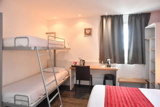 Comfort, Quadruple, 1 Double and 2 Bunk Beds، Brit Hotel Confort Saint-Lo 1/4