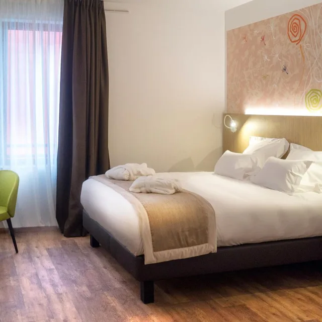 غرفة بسرير مزدوج، Kyriad Prestige Amiens Poulainville Hotel and SPA 7/10