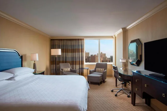 Executive, King Bed, Club Floor، Sheraton LaGuardia East Hotel 2/8