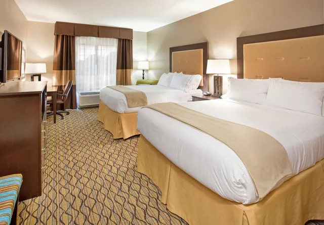 غرفة قياسية بسريرين كوين لذوي الإعاقة، Holiday Inn Express Hotel And Suites St Joseph 1/2