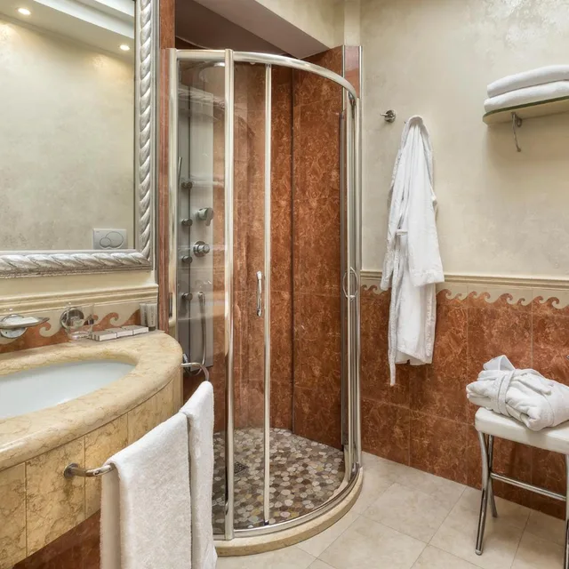 Prestige, Side Sea View، Hotel Tiffany S 3/3