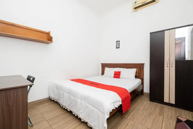 غرفة قياسية بسرير مزدوج، OYO Flagship 90524 Holistay Surabaya New 6/10