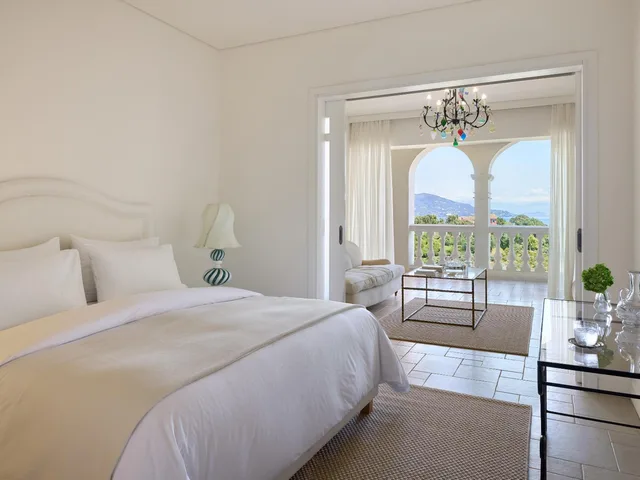 جناح ديلوكس بسرير مزدوج بإطلالة على البحر في المبنى الرئيسي، Grecotel Eva Palace 2/8