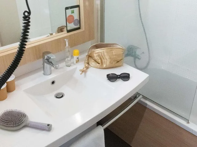 جناح بسرير مزدوج، IBIS STYLES CHINON 9/10