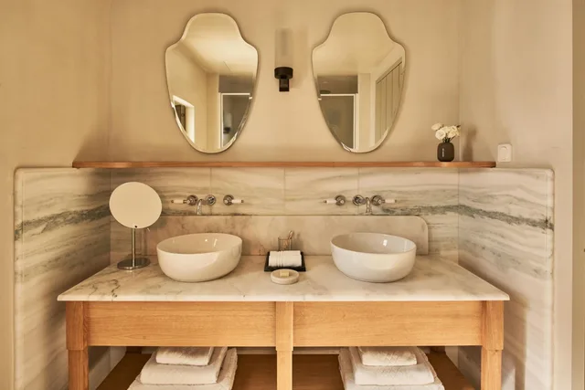 جناح كبير بسرير كينج بإطلالة على البحر بغرفة نوم واحدة، Cosme, a Luxury Collection Resort, Paros 3/4