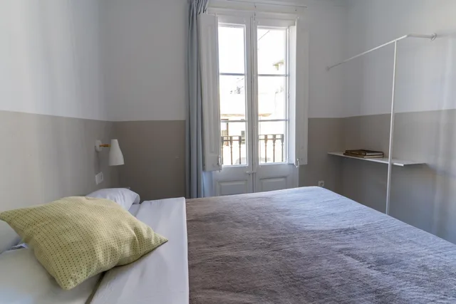 غرفة بسرير مزدوج بحمام خاص، Hostal Hera 1/2