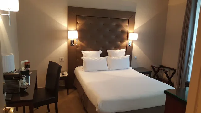 غرفة سوبيريور بسرير مزدوج، Hotel Saint Cyr Etoile 1/5