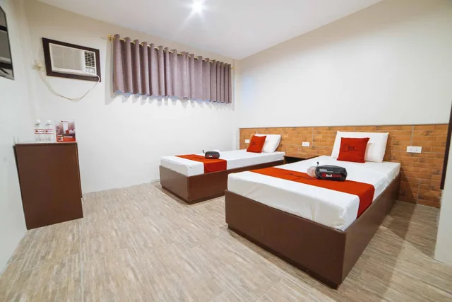 Room, Twin Beds, RedDoorz @ Traveler's Inn Bajada Davao 2/5