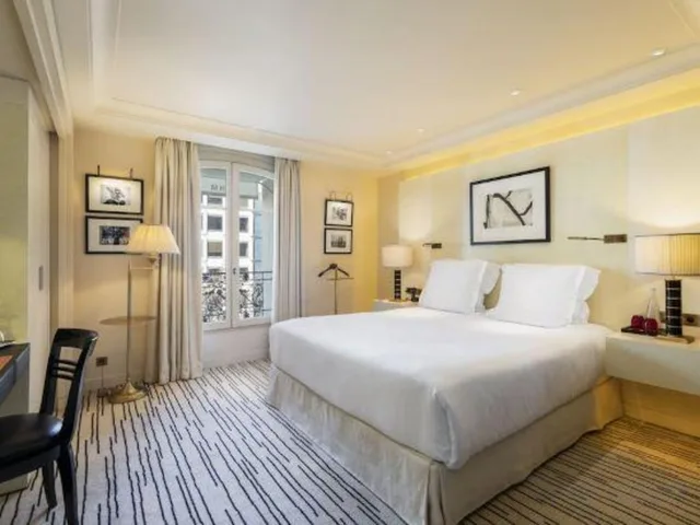 جناح بسرير مزدوج بشرفة، Hotel Montaigne 2/4