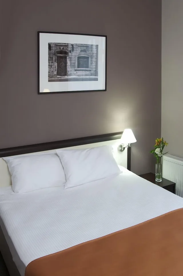 غرفة قياسية بسرير كوين، Ramada by Wyndham Lviv 2/5
