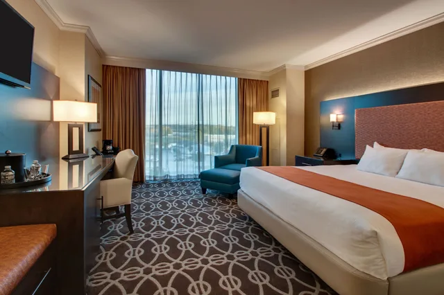 Deluxe, King Bed, Argosy Casino Hotel And Spa 1/2