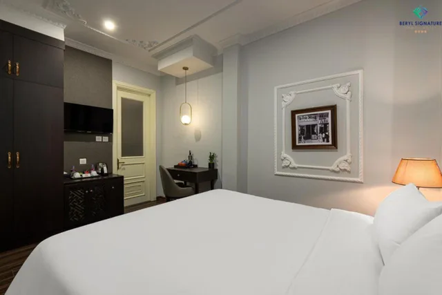 Superior, Double Bed, Avani Central Hotel Hanoi 1/4