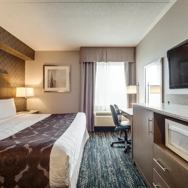 جناح بسرير كينج وسرير كوين مع أريكة، Monte Carlo Inn Brampton Suites 4/6