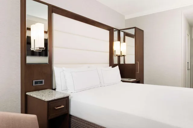 Room, King Bed, Hilton Boston Park Plaza 3/6