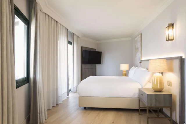Master, Suite, Panoramic Sea View، Hilton Mallorca Galatzo 1/3
