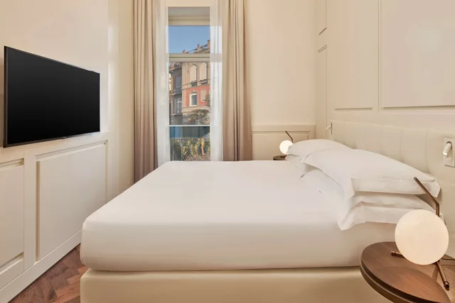 جناح بسرير كينج بغرفة نوم واحدة، De Bonart Naples, Curio Collection by Hilton 6/10