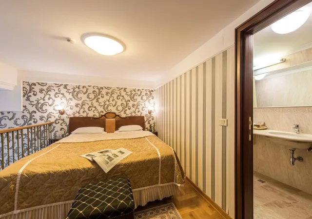 دوبلكس سوبيريور بسرير مزدوج مع أريكة، Moskva Hotel 1/2