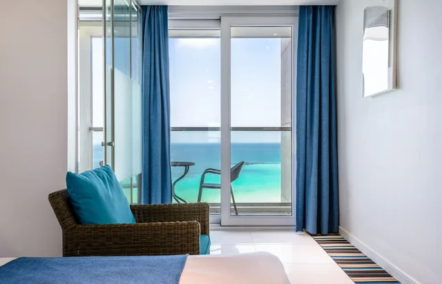 غرفة بسرير كوين بإطلالة على البحر، Aimi Jeju Beach Hotel 6/7