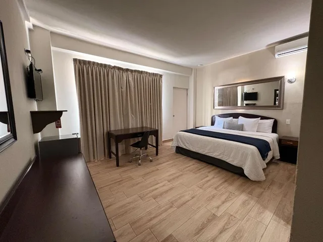 جناح جونيور بشرفة، Hotel Plaza Del Arco Express 1/10