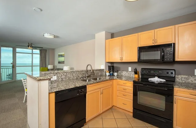2 Bedrooms, Suite, Ocean Front, Corner، Prince Resort 5/5