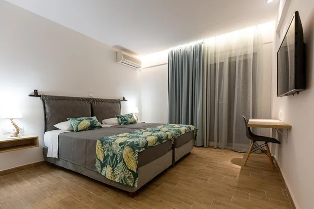 غرفة ديلوكس بسرير مزدوج أو سريرين منفصلين بإطلالة على الحديقة، Sirocco Hotel 1/10